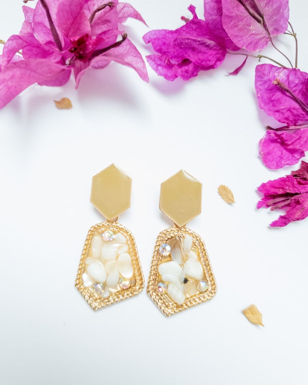Vintage Retro Ivory Stone Earrings
